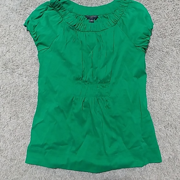 🎆Green ruffled elastic banana republic top🎆 - Picture 1 of 4
